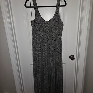Elegant Black and White Chevron Maxi Dress